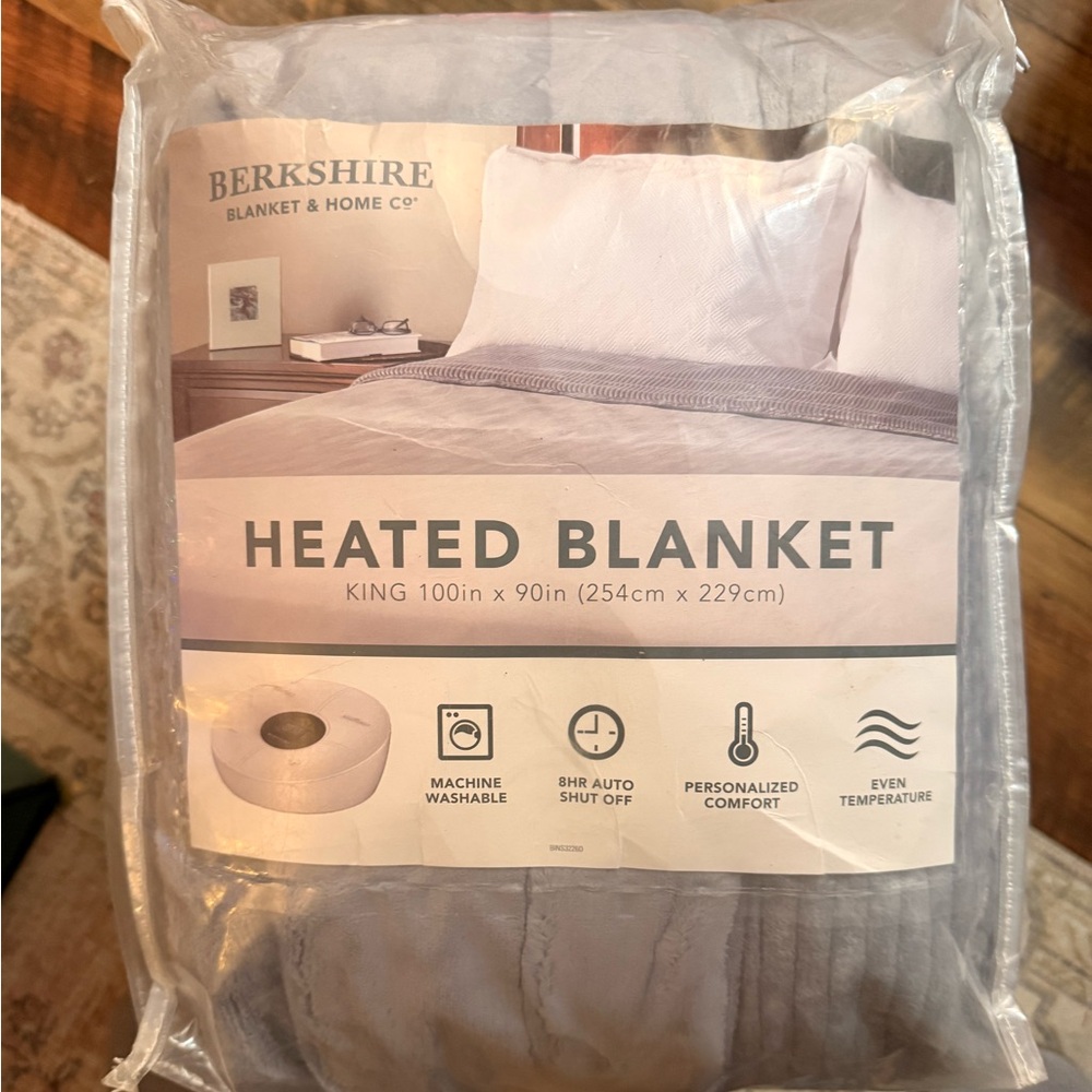 NWOT Berkshire Blanket & Home Co Heated Blanket